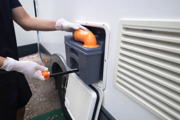 Best Portable bathroom rental  in Ashwaubenon, WI
